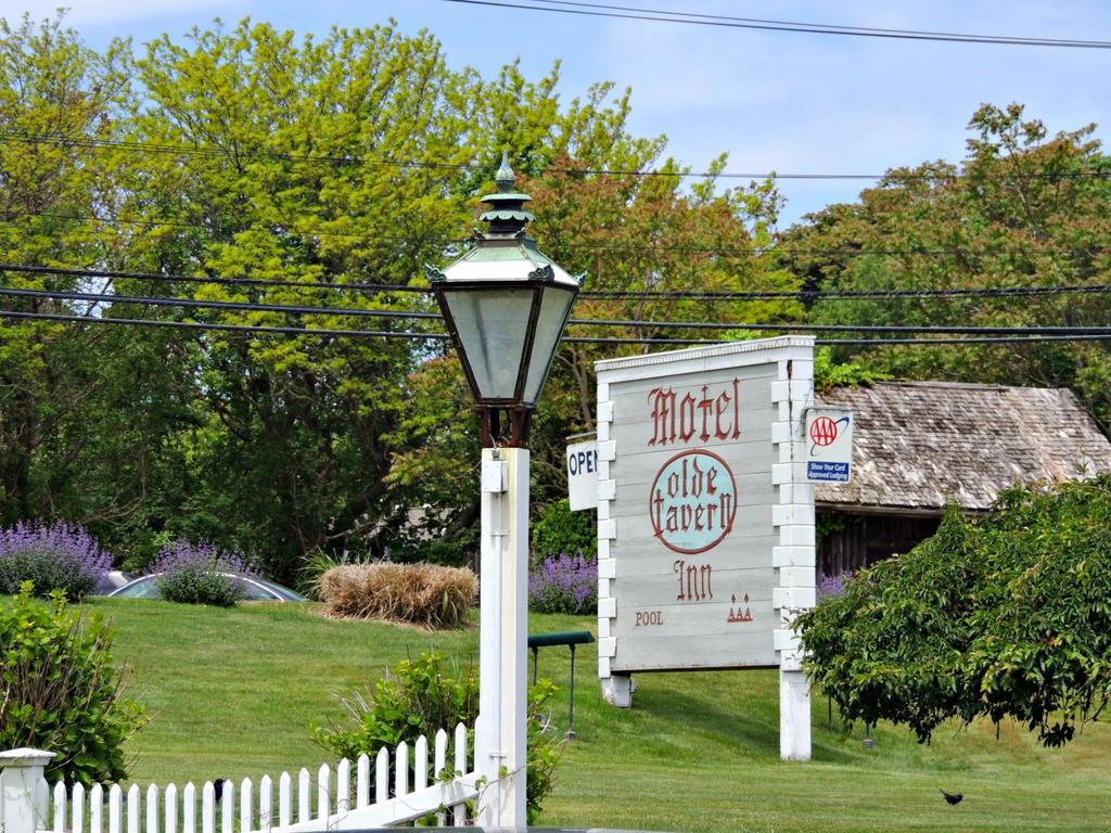 אורלינס Olde Tavern Motel And Inn - Cape Cod מראה חיצוני תמונה